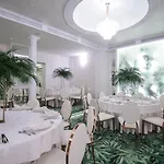 Relax Отель Крайова