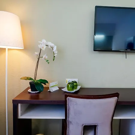 Relax מלון קריובה